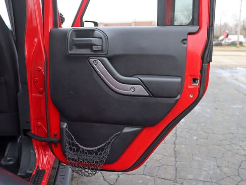 Used 2014 Jeep Wrangler Unlimited Sport w/ Quick Order Package 24S AWD/4WD image 33