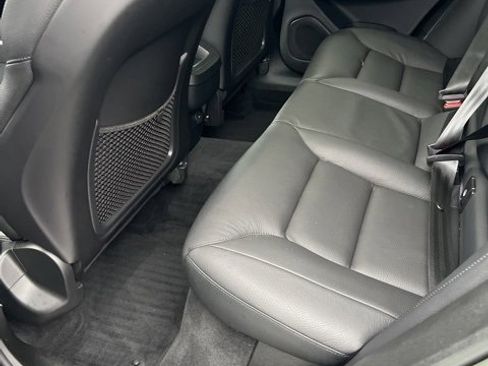 Used 2022 Volvo XC60 B5 Momentum w/ Protection Package Premier image 10