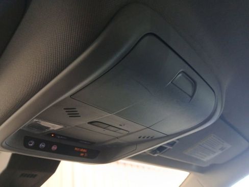 Used 2020 Chevrolet Equinox LT FWD image 22
