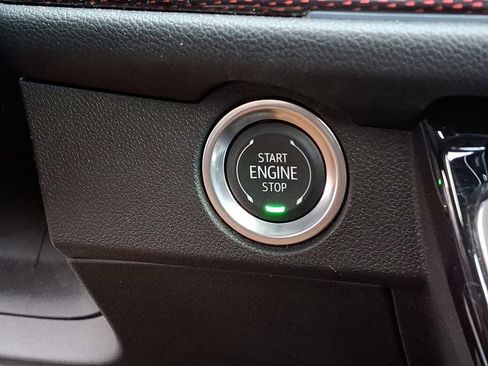 Used 2024 Chevrolet Traverse RS image 24