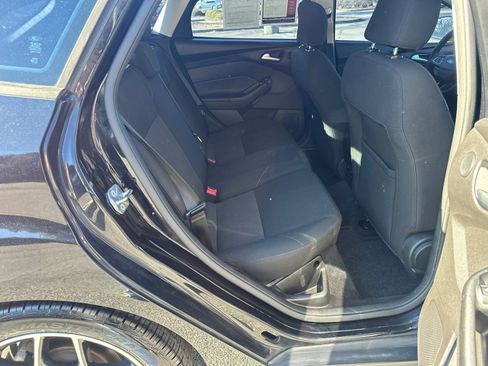 Used 2017 Ford Focus SEL w/ Cold Weather Package image 15
