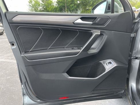Certified 2023 Volkswagen Tiguan SE FWD image 14