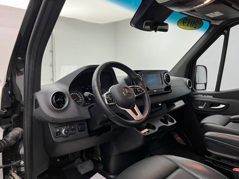 Used 2019 Mercedes-Benz Sprinter 2500 image 19