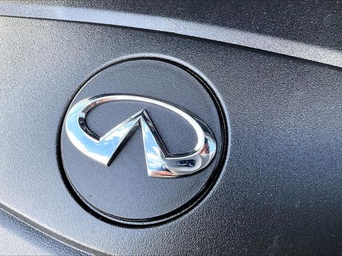 Used 2019 INFINITI QX30 w/ Navigation Package image 31