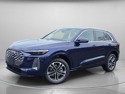 New 2025 Audi Q5 Premium image 2