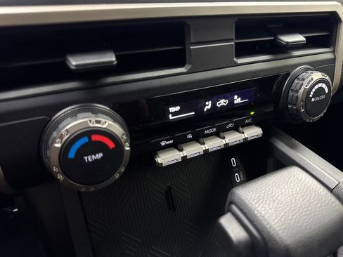 Used 2025 Toyota Tacoma SR image 65