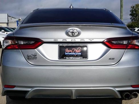 Used 2023 Toyota Camry SE image 6