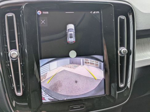 New 2026 Volvo XC40 B5 Core w/ Climate Package image 13