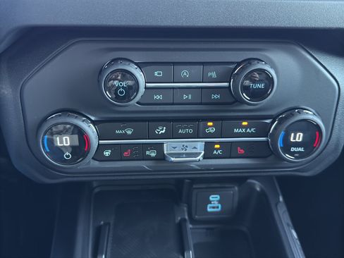 New 2025 Ford Bronco Outer Banks image 20