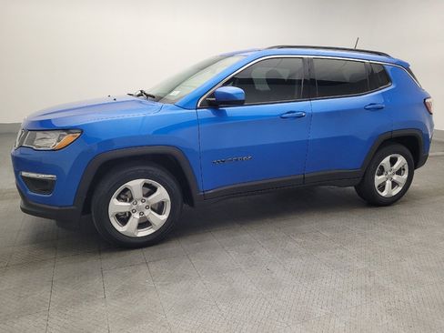 Used 2019 Jeep Compass Latitude image 2