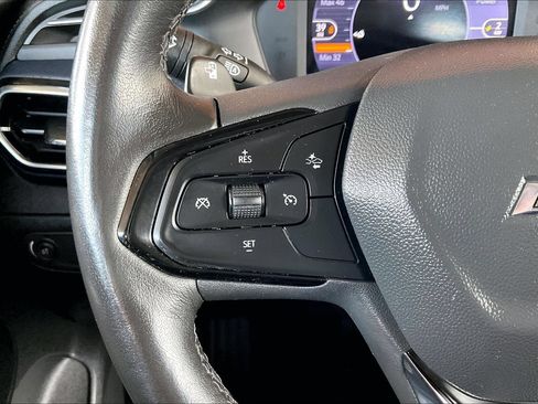 Used 2022 Chevrolet Bolt EUV Premier w/ Sun & Sound Package FWD image 11