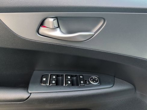 Used 2021 Kia Forte LXS image 10