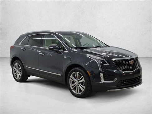 Used 2023 Cadillac XT5 Premium Luxury w/ Technology Package FWD image 3