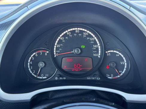 Used 2013 Volkswagen Beetle 2.0T image 16