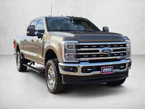 Certified 2023 Ford F250 Lariat w/ Lariat Ultimate Package image 3
