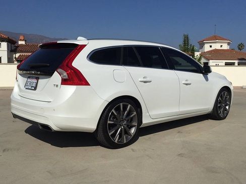 Used 2015 Volvo V60 T5 Premier w/ 19" Sport Package FWD image 5
