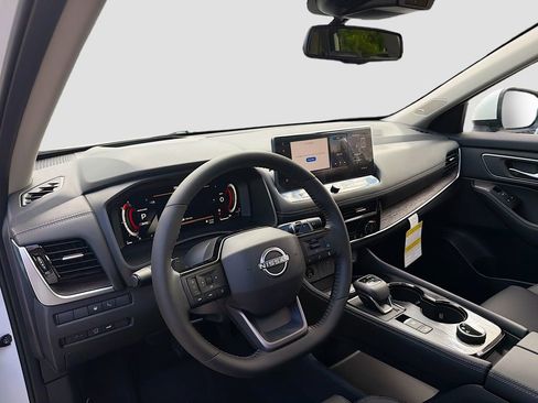 New 2026 Nissan Rogue Platinum image 2