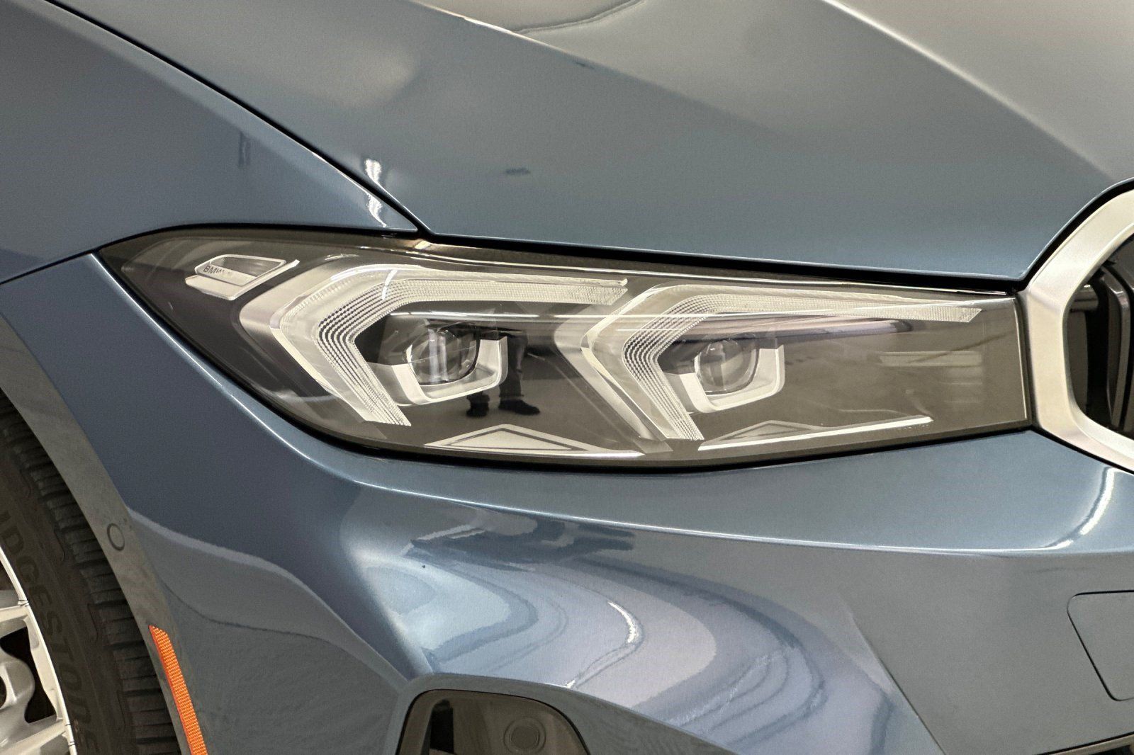 Certified 2025 BMW 330i Sedan w/ Premium Package RWD image 11