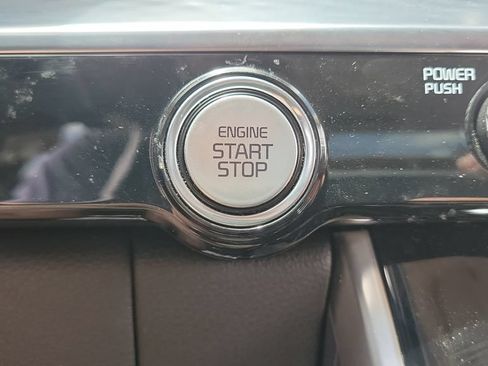 Used 2024 Kia Carnival SX Prestige FWD image 28