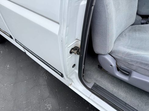 Used 1995 Ford F250 XLT image 49