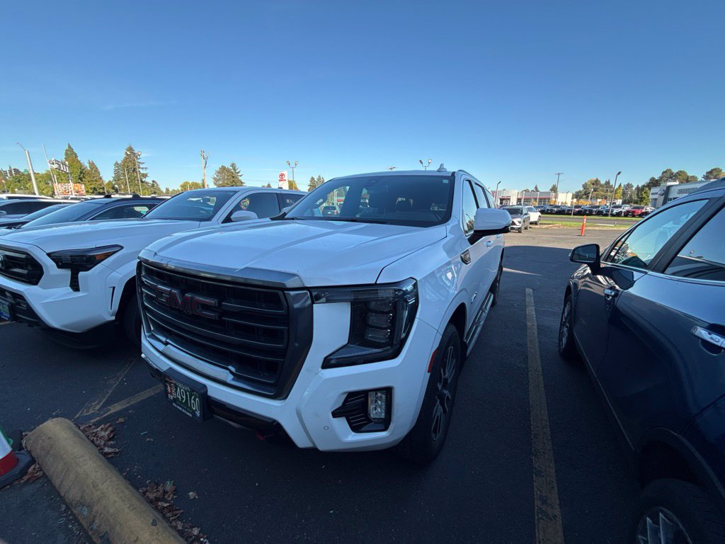 Used 2021 GMC Yukon XL AT4 w/ Technology Package AWD/4WD image 1