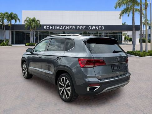 Certified 2024 Volkswagen Taos SE FWD image 5