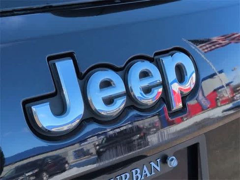 Used 2021 Jeep Grand Cherokee Limited w/ Premium Lighting Group image 12