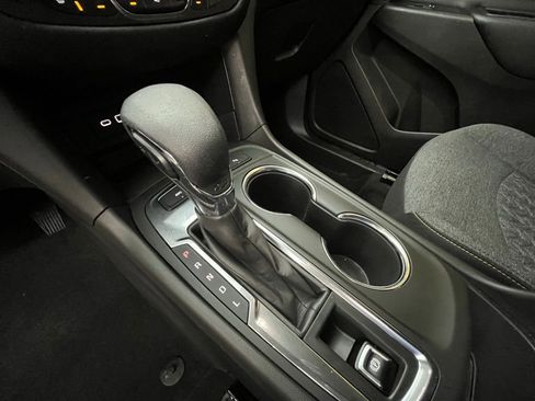 Used 2023 Chevrolet Equinox LT AWD/4WD image 25