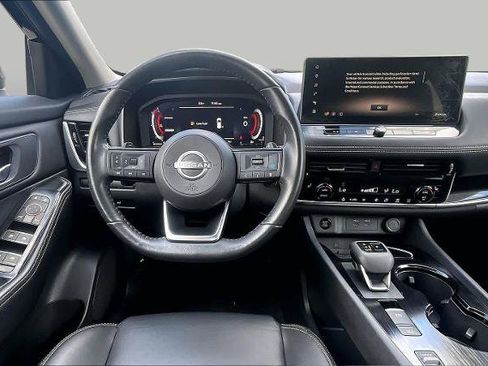 Certified 2024 Nissan Rogue SL FWD image 6