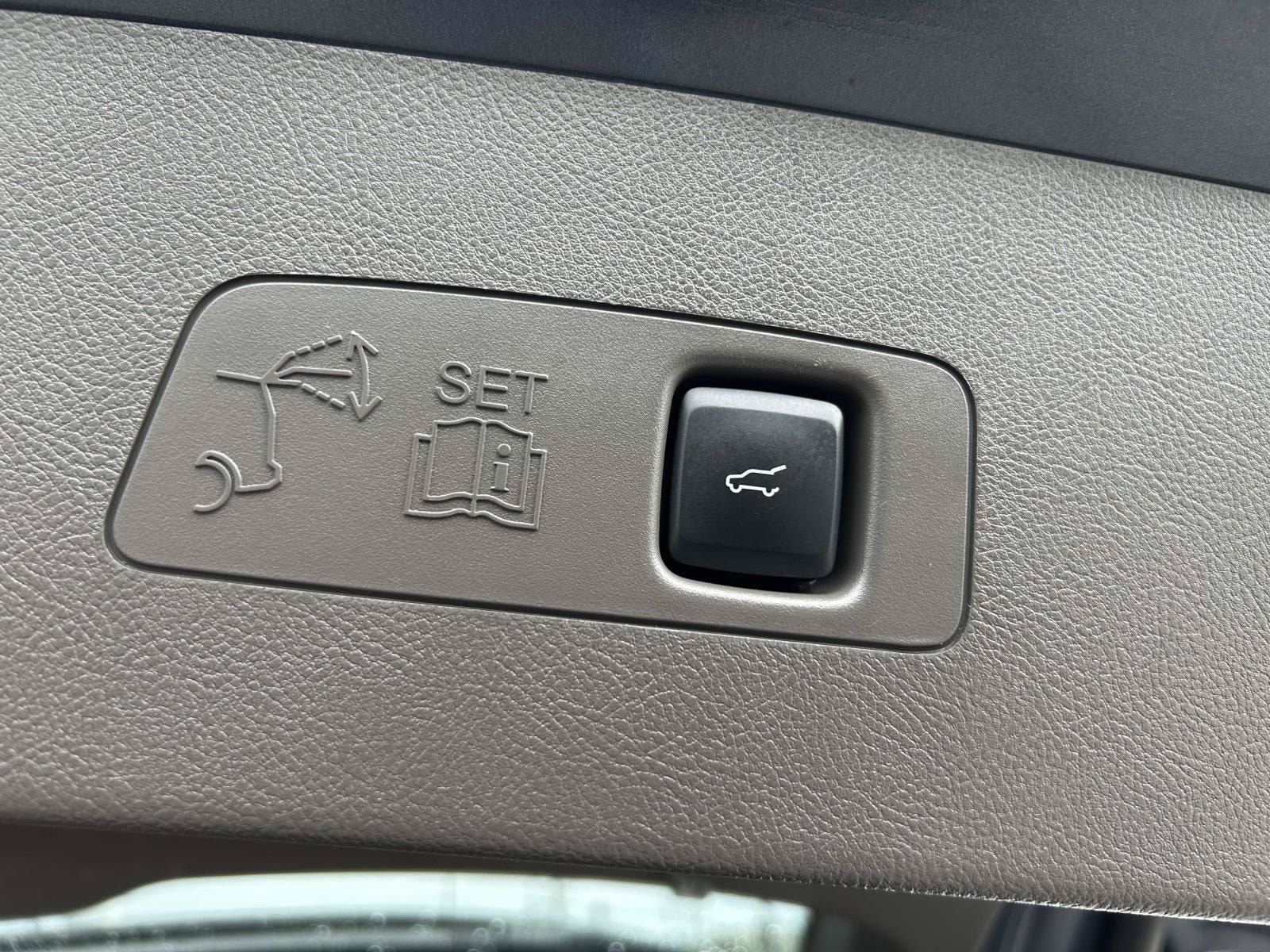 Certified 2022 Lincoln Corsair FWD w/ Premium Package image 16