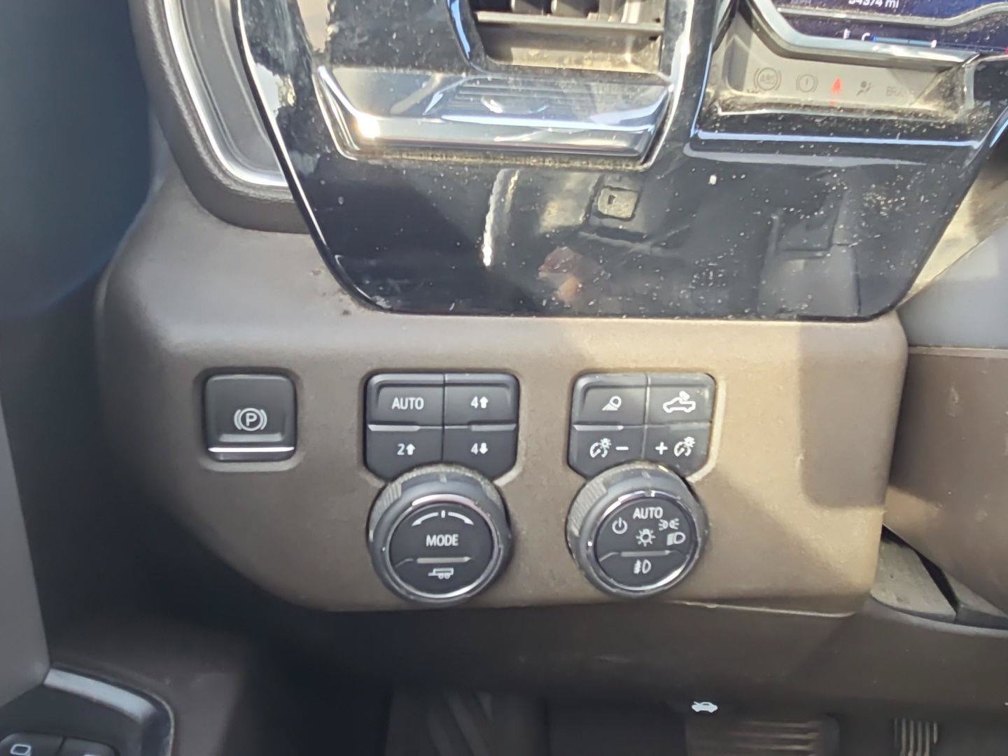 Used 2024 Chevrolet Silverado 1500 LTZ w/ LTZ Premium Package AWD/4WD image 22