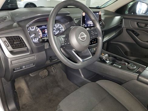 Used 2024 Nissan Rogue S AWD/4WD image 15