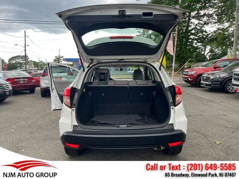Used 2017 Honda HR-V LX image 10