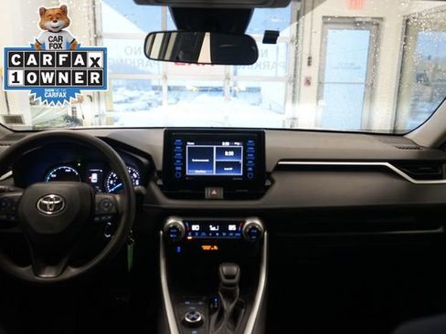 Used 2021 Toyota RAV4 LE image 21