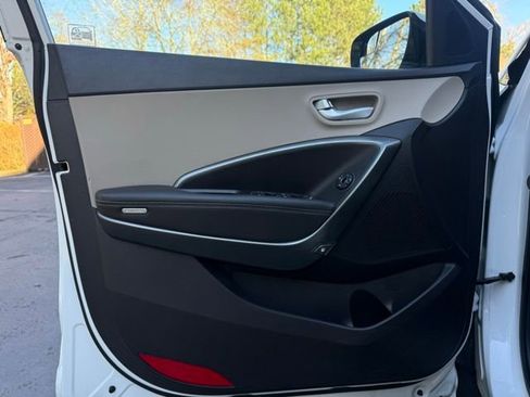 Used 2017 Hyundai Santa Fe Sport image 23