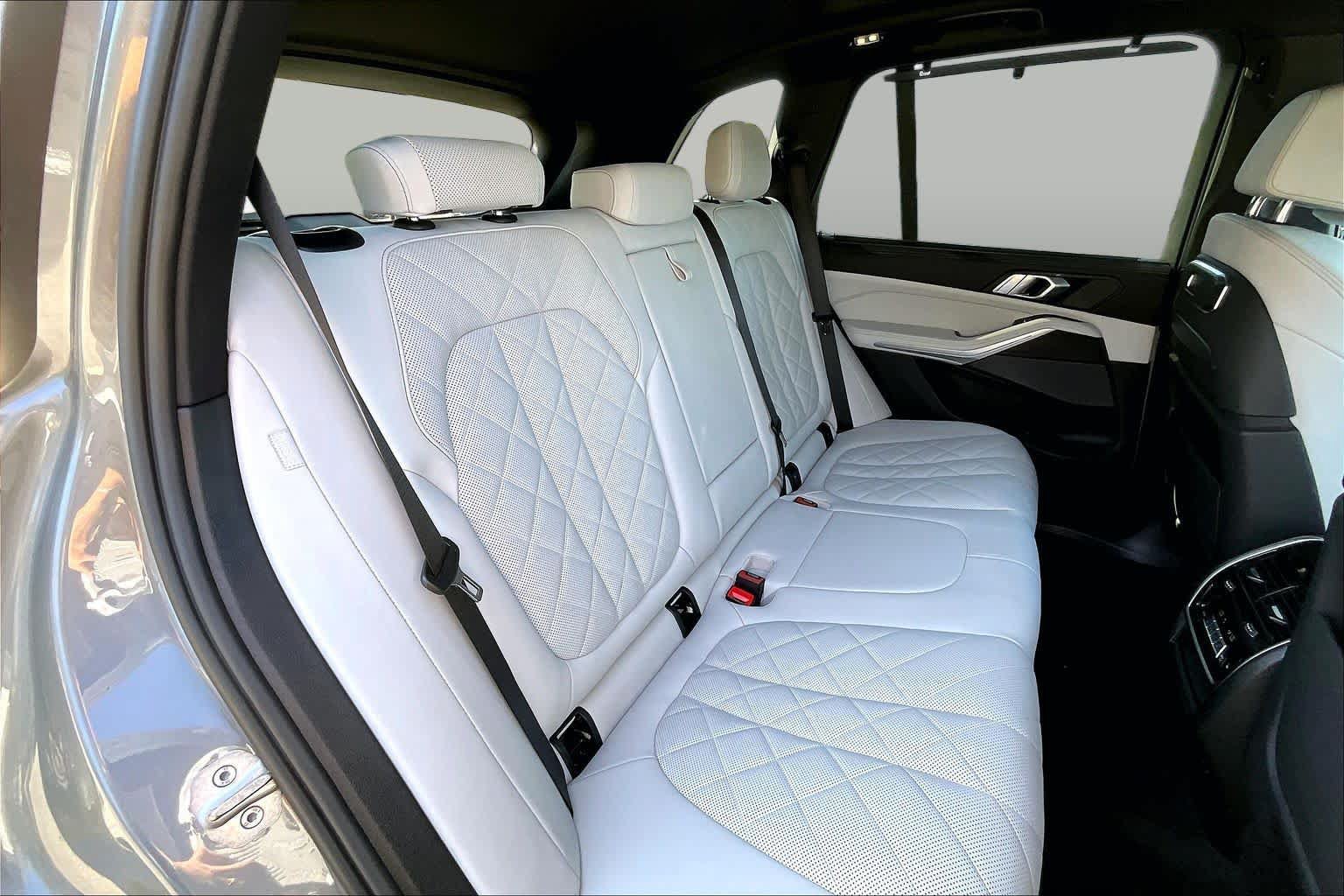Used 2024 BMW X5 xDrive40i w/ Executive Package AWD/4WD image 19