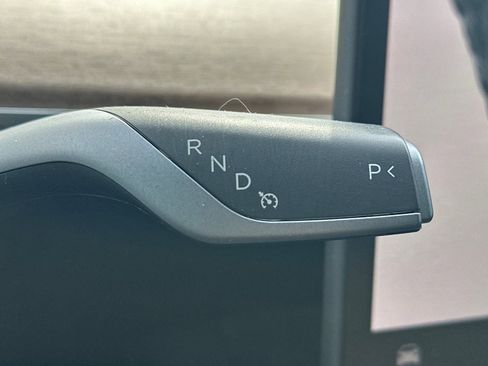 Used 2023 Tesla Model Y Performance image 28