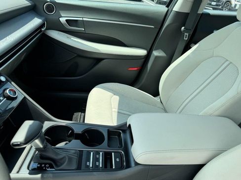 Certified 2025 Hyundai Sonata SE FWD image 13