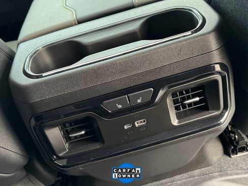 Used 2025 Chevrolet Silverado 2500 ZR2 w/ Technology Package image 31