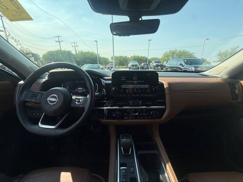 Used 2024 Nissan Pathfinder Platinum w/ Cargo Package FWD image 15
