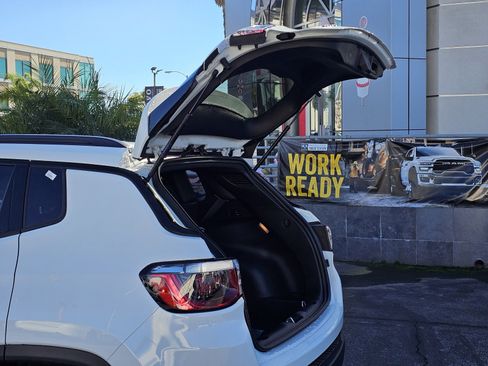 New 2026 Jeep Compass Latitude image 8