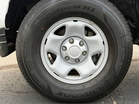 Certified 2023 Toyota Tacoma SR AWD/4WD image 11