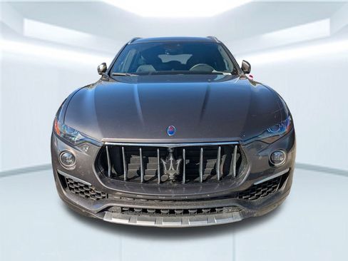 Used 2019 Maserati Levante GranLusso image 2