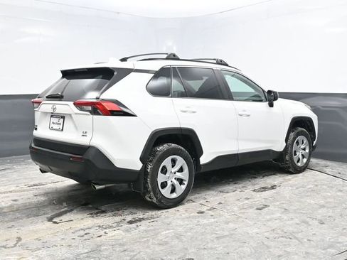 Used 2019 Toyota RAV4 LE image 7