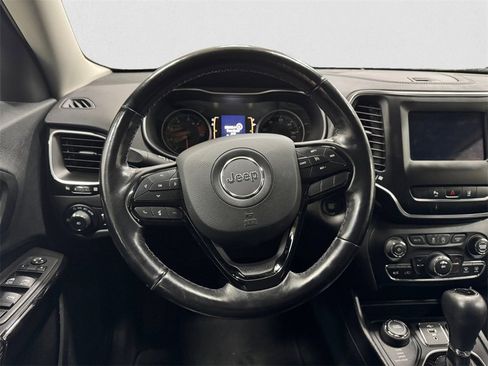 Used 2021 Jeep Cherokee Latitude Plus image 12