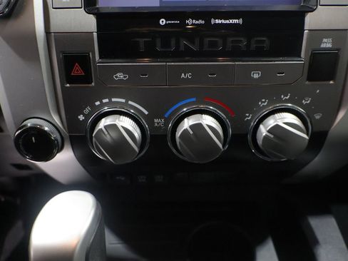 Used 2020 Toyota Tundra SR5 w/ SR5 Upgrade Package AWD/4WD image 28
