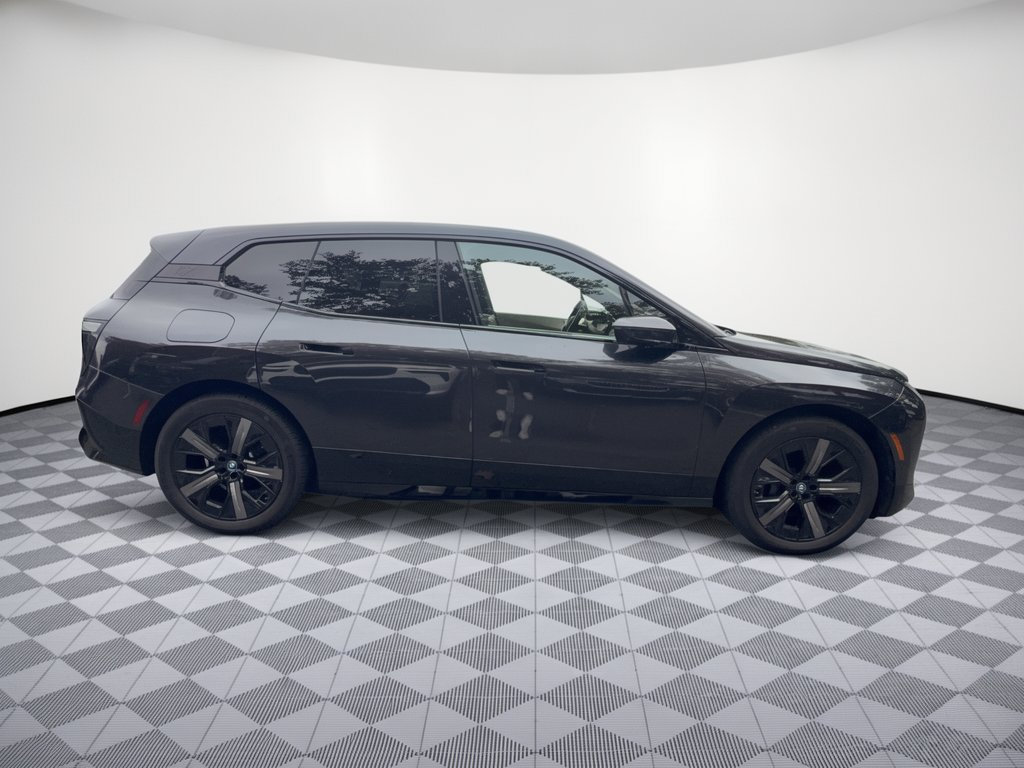 Used 2024 BMW iX xDrive50 w/ Sport Package AWD/4WD image 8