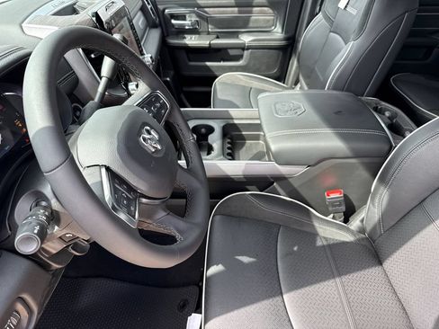 New 2026 RAM 2500 Laramie AWD/4WD image 19