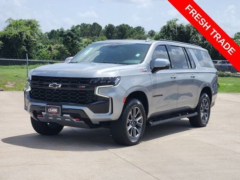 Used 2024 Chevrolet Suburban Z71 w/ Luxury Package AWD/4WD image 3