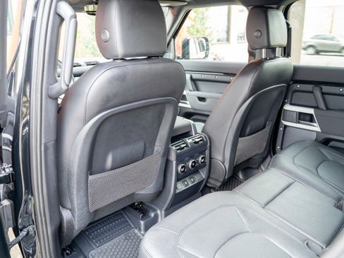 Used 2023 Land Rover Defender 110 S image 42